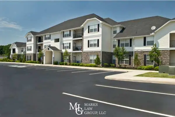 a picture of the outside of an apartment building